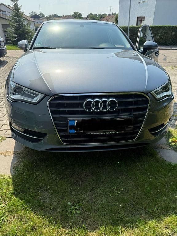 Grau Gebraucht 2013 Audi A3 Ambition Limousine | 10.900 € (Fairer Preis) - Bild 1/4