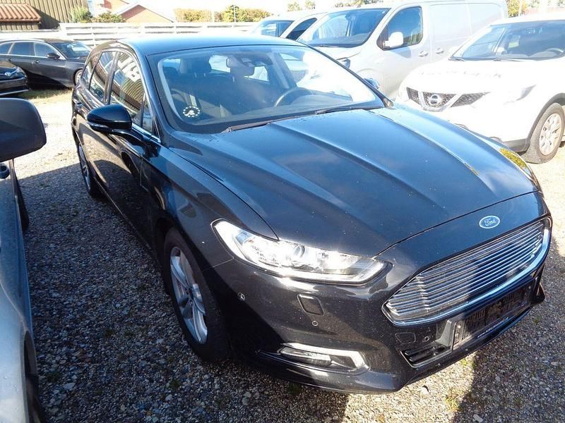 Gebraucht Ford Mondeo Titanium 160 PS (117 kW) 2018 Schwarz Limousine