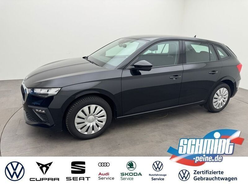 Black metallic Gebraucht 2024 Skoda Scala Essence Kleinwagen | 17.700 € (Superpreis) - Bild 1/4