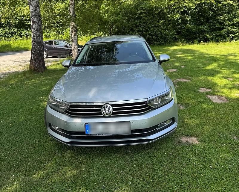 Gebraucht VW Passat 150 PS (110 kW) 2018 Grau Kombi
