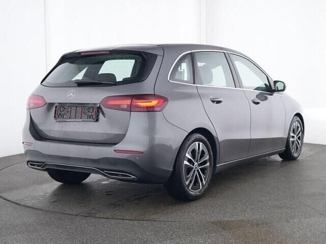 Gebraucht Mercedes B200 Advanced 163 PS (119 kW) 2025 Lack mountaingrau Van / Kleinbus