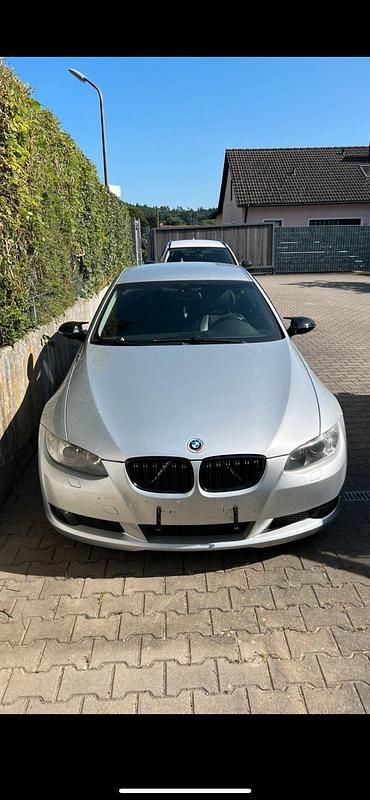 Silber Gebraucht 2008 BMW 325 Coupé | 9.200 € (Fairer Preis) - Bild 1/4