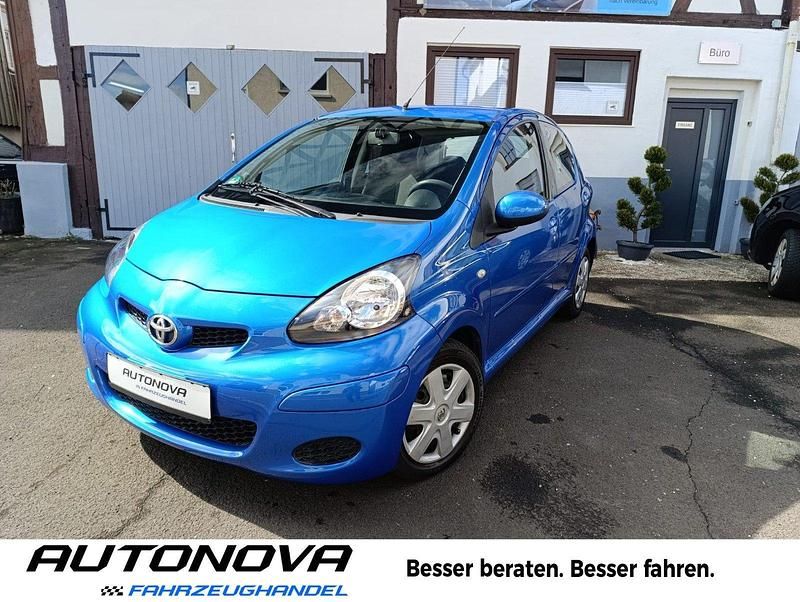 Gebraucht Toyota Aygo 68 PS (50 kW) 2009 Blau Kleinwagen
