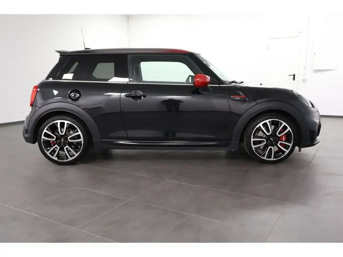 Gebraucht Mini John Cooper Works 231 PS (169 kW) 2024 Schwarz Kleinwagen