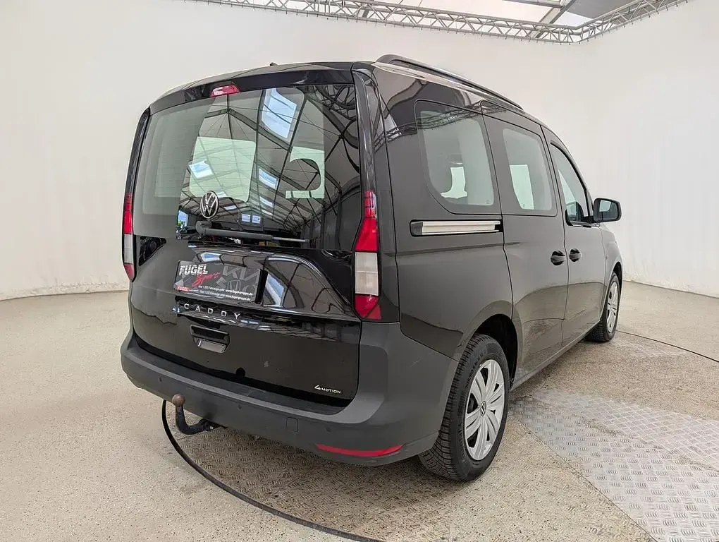 Gebraucht VW Caddy 122 PS (89 kW) 2023 Deep black perleffekt Van / Kleinbus