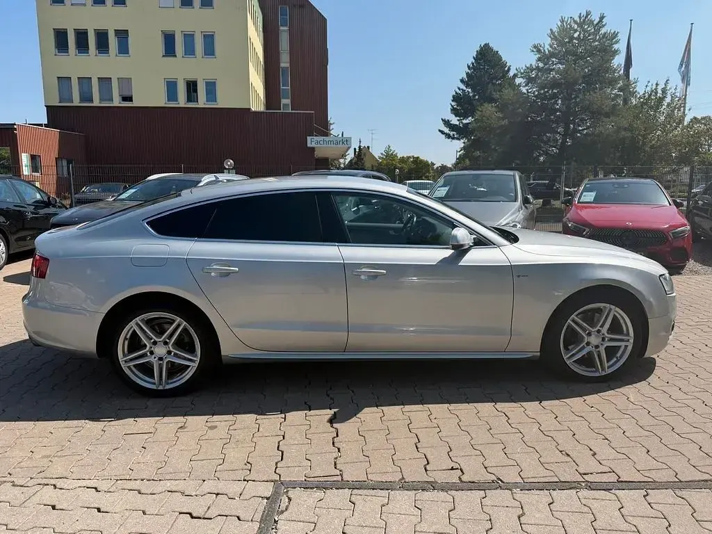 Gebraucht Audi A5 Sportback Sport 179 PS (131 kW) 2011 Silber Kleinwagen
