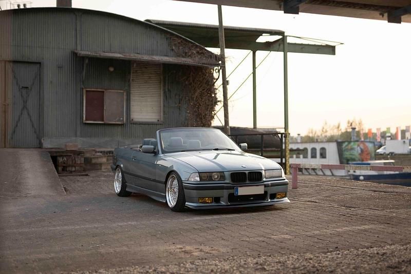 Grün Gebraucht 1991 BMW 320 Cabriolet Cabrio | 9.699 € - Bild 1/4