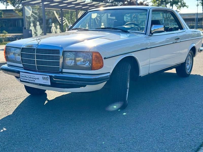 Gebraucht Mercedes 280 185 PS (136 kW) 1978 Weiß Coupé