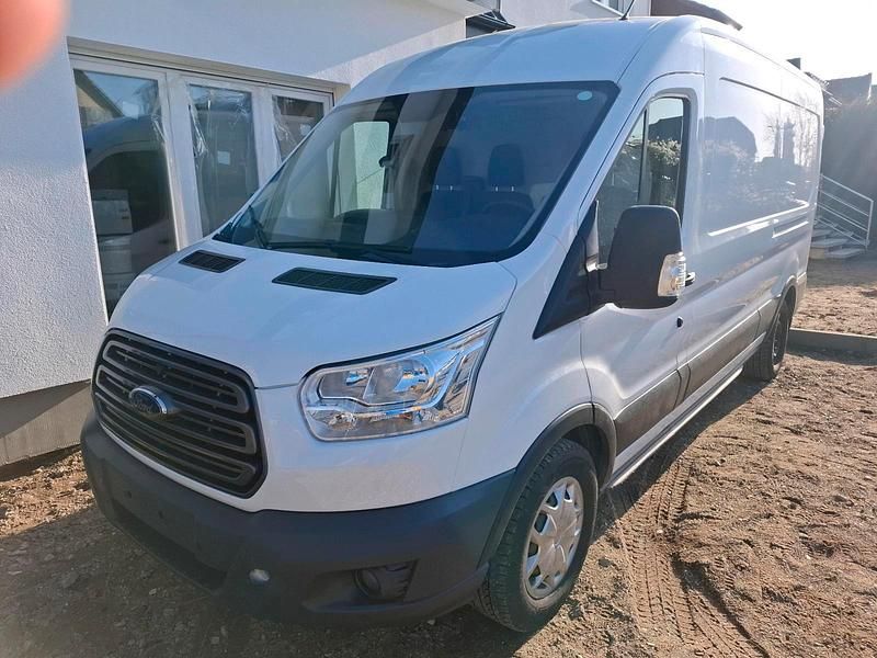 Gebraucht Ford Transit 131 PS (96 kW) 2018 Weiß Van / Kleinbus