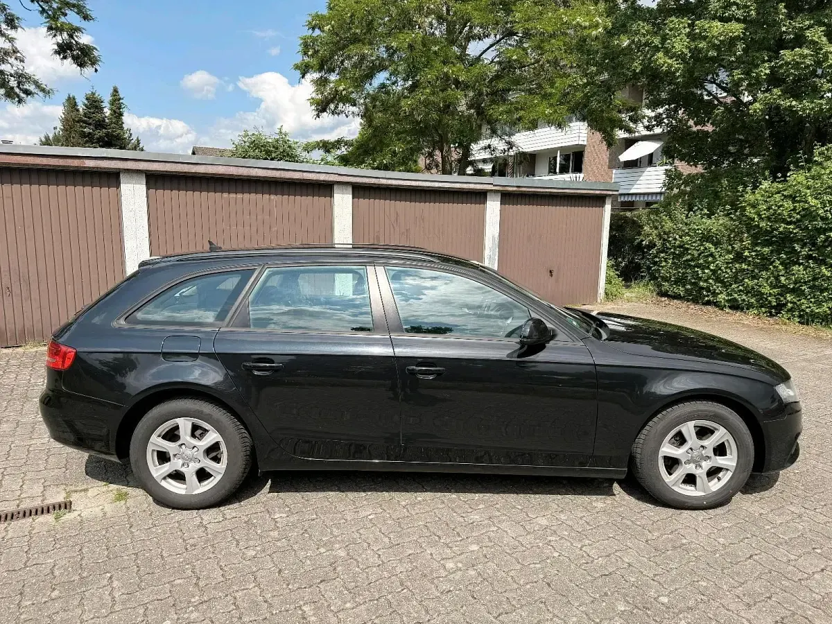 Gebraucht Audi A4 143 PS (105 kW) 2010 Schwarz Kombi