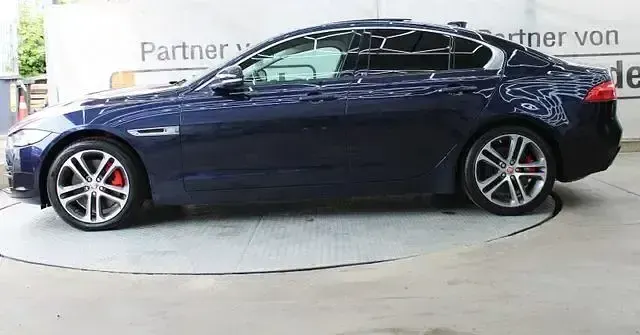 Gebraucht Jaguar XE S 340 PS (250 kW) 2017 Blau Limousine