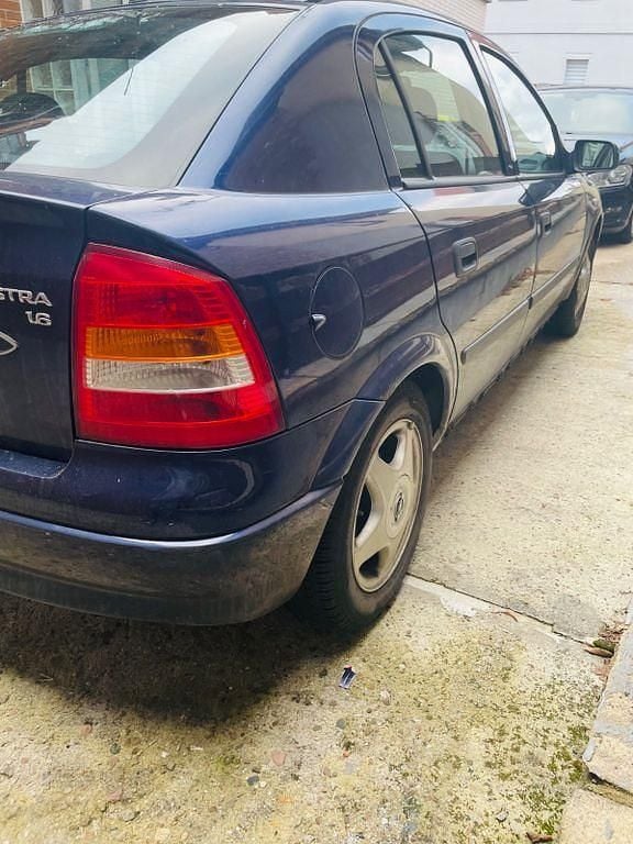 Gebraucht Opel Astra 75 PS (55 kW) 1999 Blau Limousine
