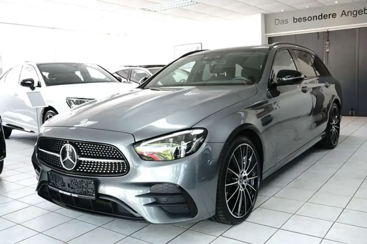 Gebraucht Mercedes E450 AMG line 367 PS (269 kW) 2023 Selenitgrau Kombi
