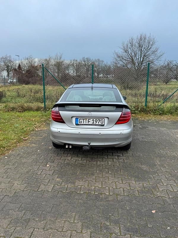 Gebraucht Mercedes C220 143 PS (105 kW) 2002 Silber Coupé