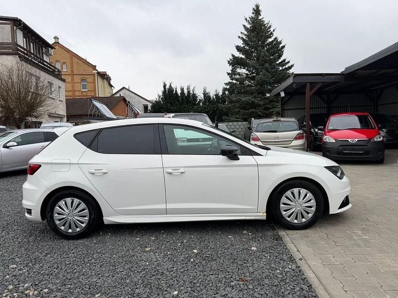 Gebraucht Seat Leon Style 125 PS (91 kW) 2015 Weiß Limousine