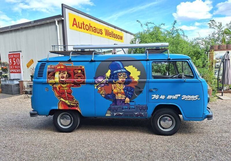 Blau Gebraucht 1977 VW T2 Van | 16.890 € - Bild 1/4
