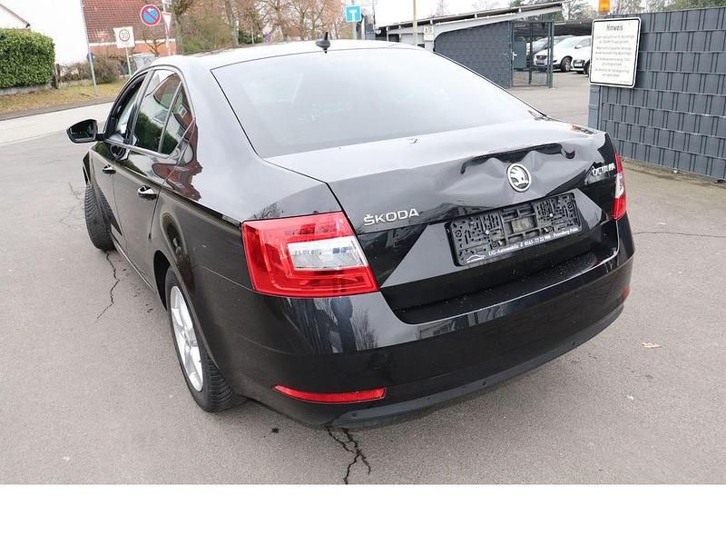 Gebraucht Skoda Octavia Ambiente 116 PS (85 kW) 2018 Schwarz Limousine