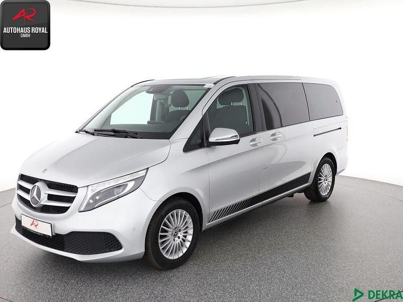 Silber Gebraucht 2022 Mercedes V220 Sport Van / Kleinbus | 41.680 € (Fairer Preis) - Bild 1/4