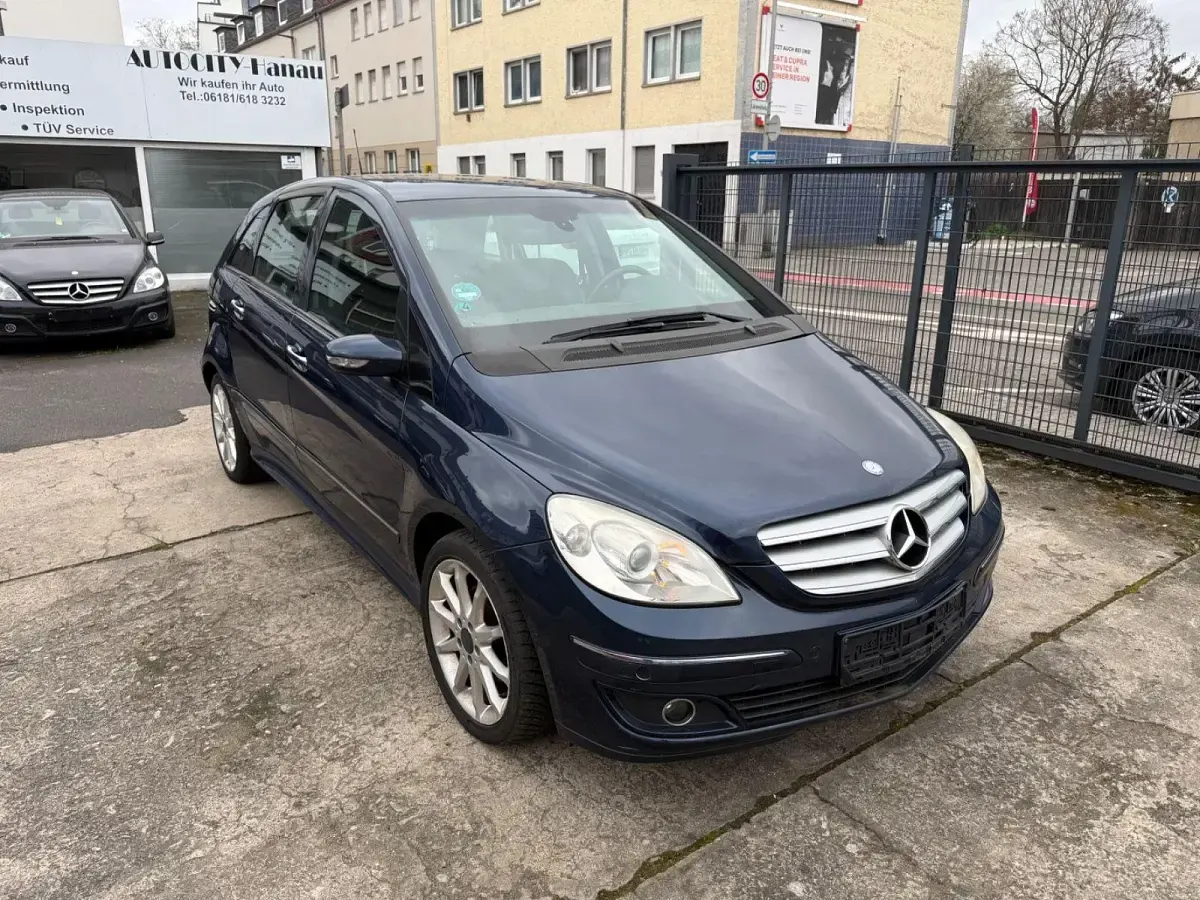 Gebraucht Mercedes B200 136 PS (100 kW) 2008 Blau Van / Kleinbus