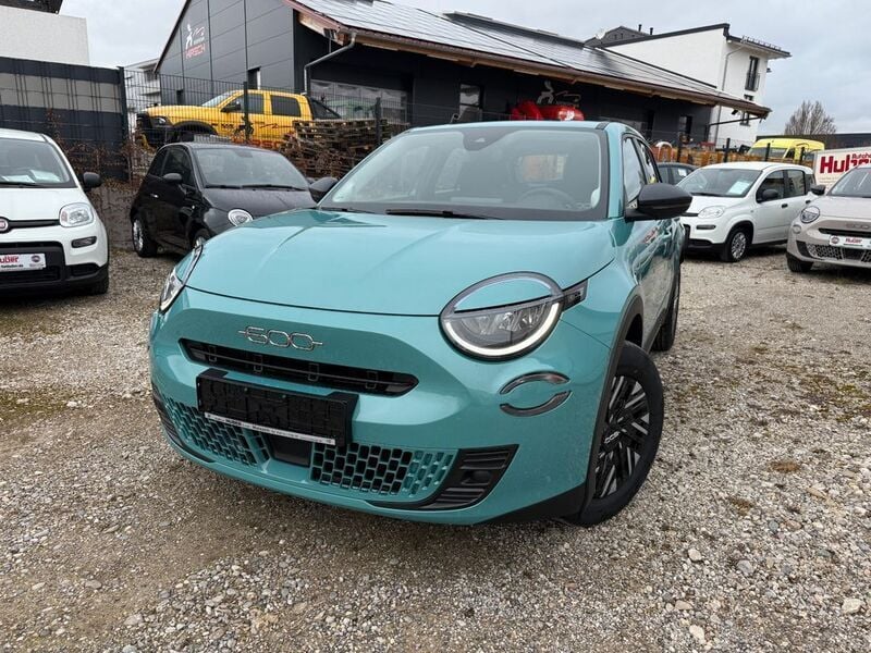 Blau Neu 2024 Fiat 600 SUV | 24.490 € (Fairer Preis) - Bild 1/4