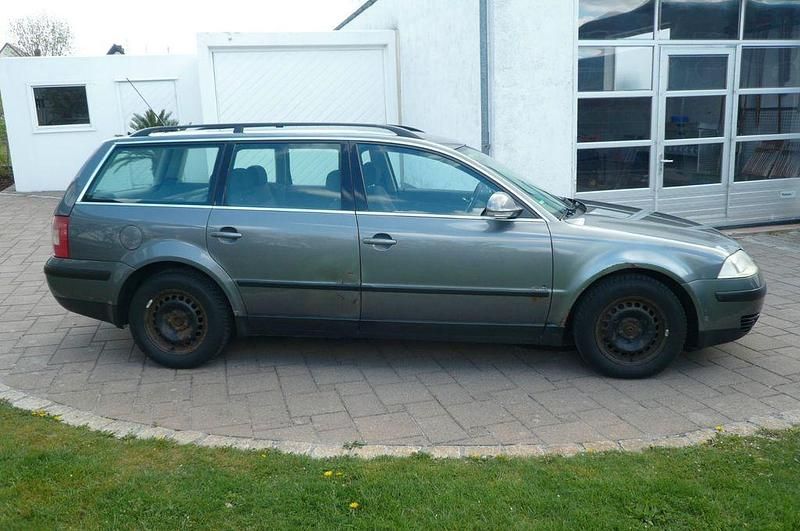 Second-hand VW Passat 101 CP (74 kW) 2005 Gri Break