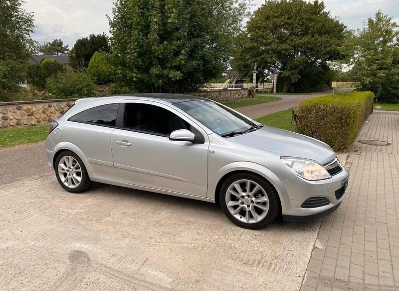 Gebraucht Opel Astra 116 PS (85 kW) 2008 Grau Coupé
