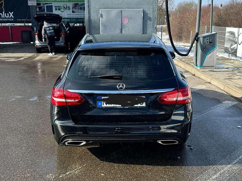 Schwarz Gebraucht 2017 Mercedes C180 Kombi | 19.000 € (Etwas zu teuer) - Bild 1/4