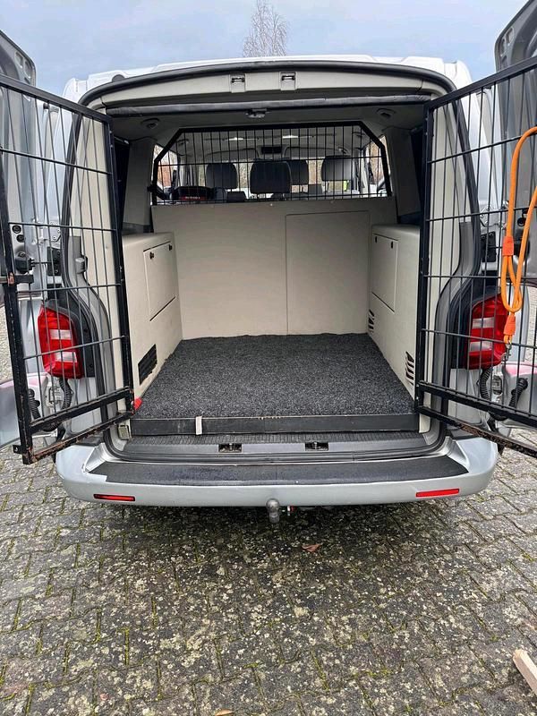 Gebraucht VW T5 130 PS (95 kW) 2008 Silber Van