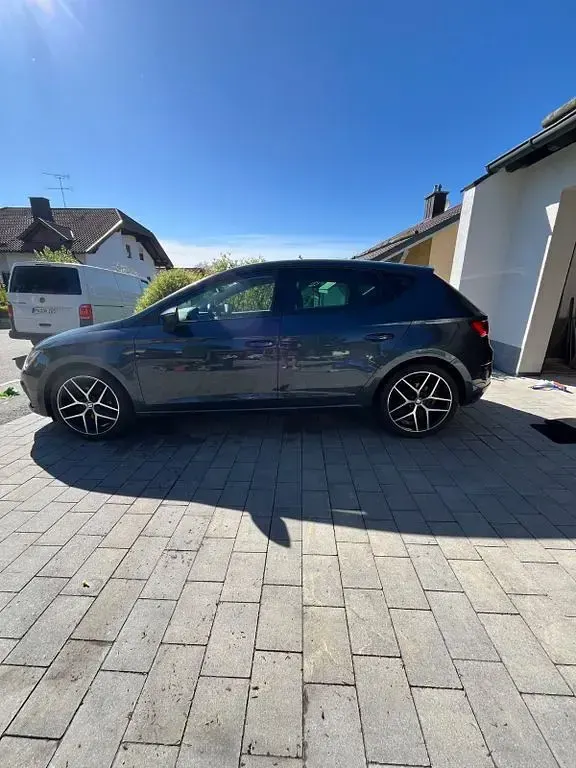 Usata Seat Leon FR 150 CV (110 kW) 2019 Grigio Berlina