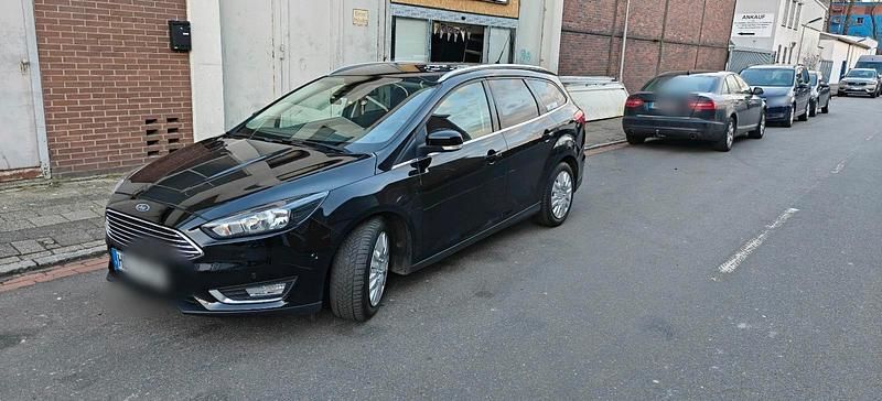 Gebraucht Ford Focus Titanium 120 PS (88 kW) 2016 Schwarz Kombi