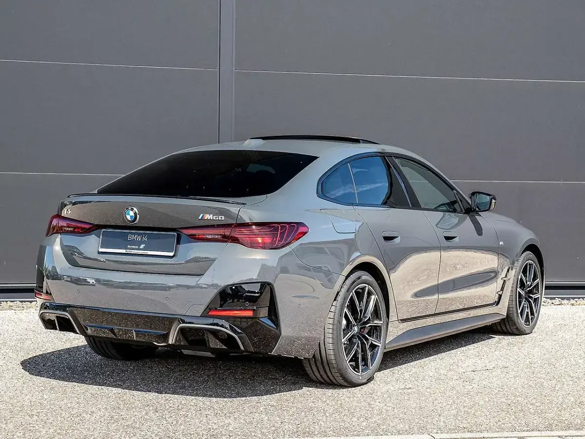 Neu BMW i4 Performance 442 kW (601 PS) 2026 Bmw individual dravitgrau Limousine