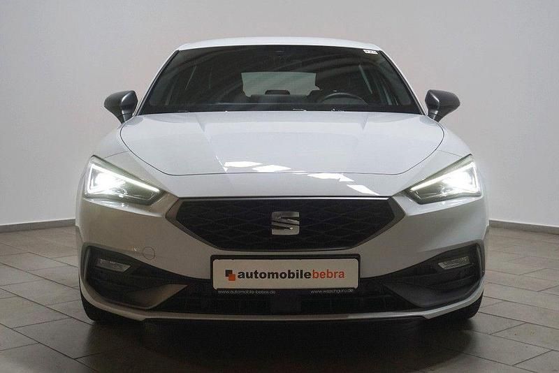 Second-hand Seat Leon FR 116 CP (85 kW) 2025 Alb Berlinǎ