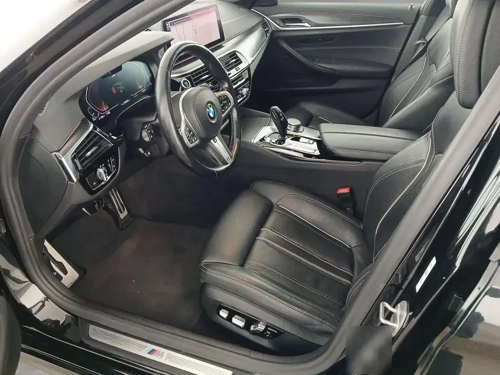 Gebraucht BMW 530 M Sport 286 PS (210 kW) 2021 Schwarz Kombi