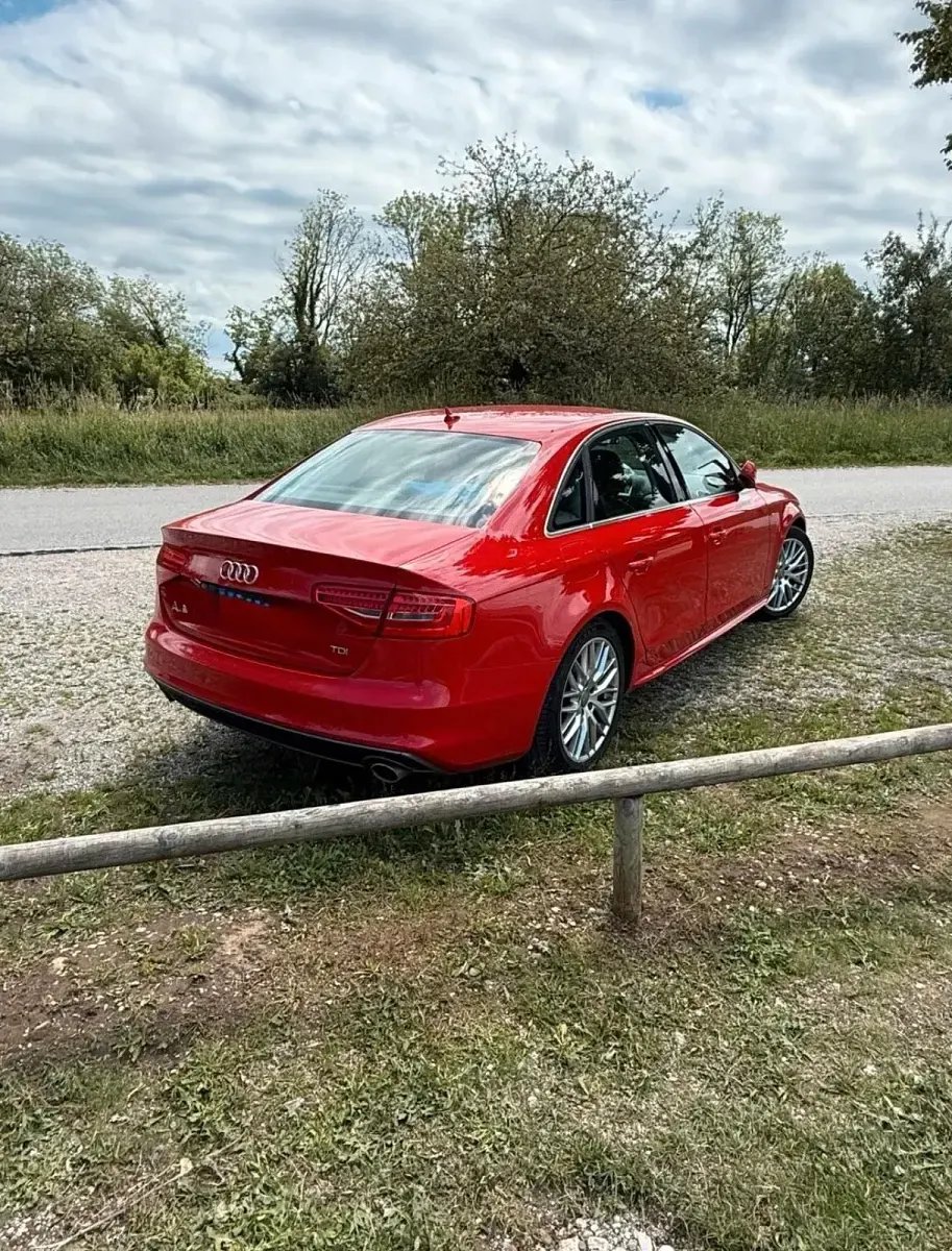 Gebraucht Audi A4 S-Line 204 PS (150 kW) 2015 Rot Limousine