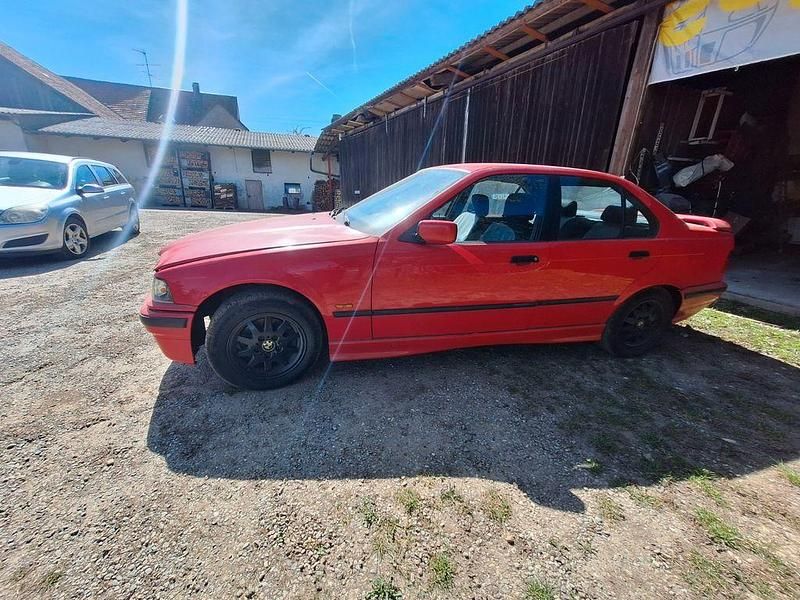 Second-hand BMW 320 150 CP (110 kW) 1996 Roșu Berlinǎ