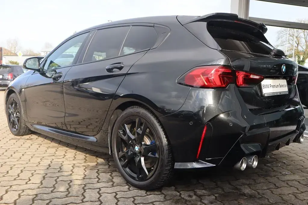 Brugt BMW M135 Performance 300 HK (220 kW) 2025 Sort Hatchback
