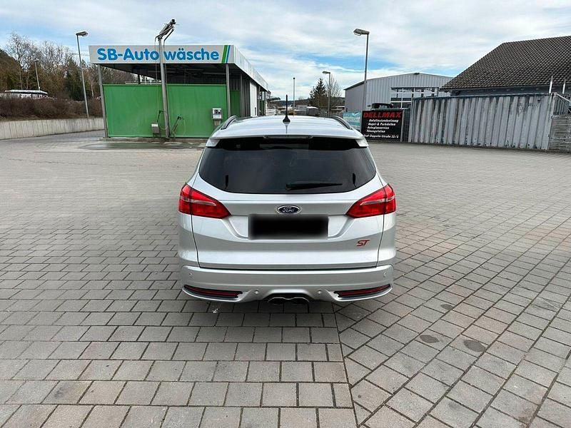 Gebraucht Ford Focus Sport 250 PS (183 kW) 2017 Silber Kombi