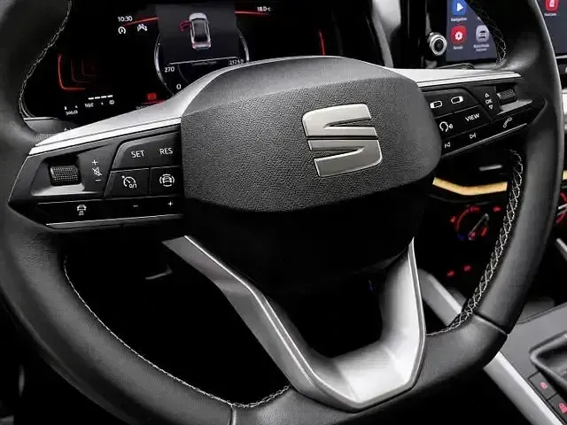 Gebraucht Seat Arona Style 90 PS (66 kW) 2023 Rot SUV