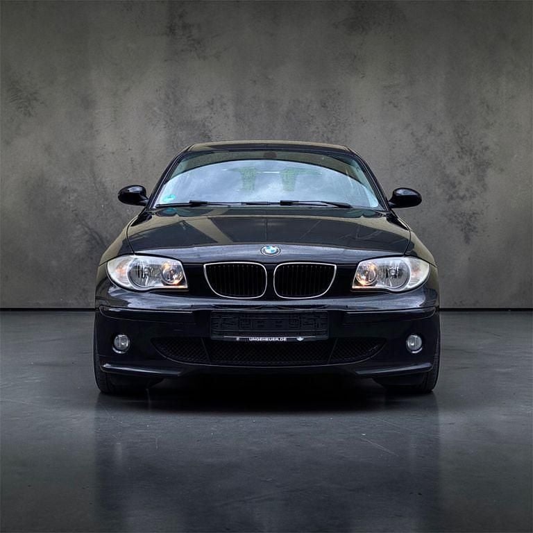 Gebraucht BMW 118 129 PS (94 kW) 2005 Schwarz Kleinwagen