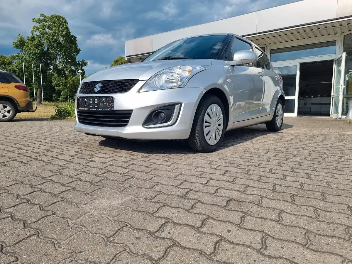 Gebraucht Suzuki Swift Club 94 PS (69 kW) 2014 Silber Kleinwagen