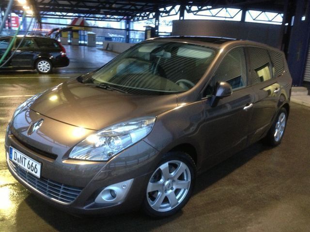 Braun metallic Gebraucht 2010 Renault Grand Scénic III Van / Kleinbus | 12.500 € - Bild 1/4