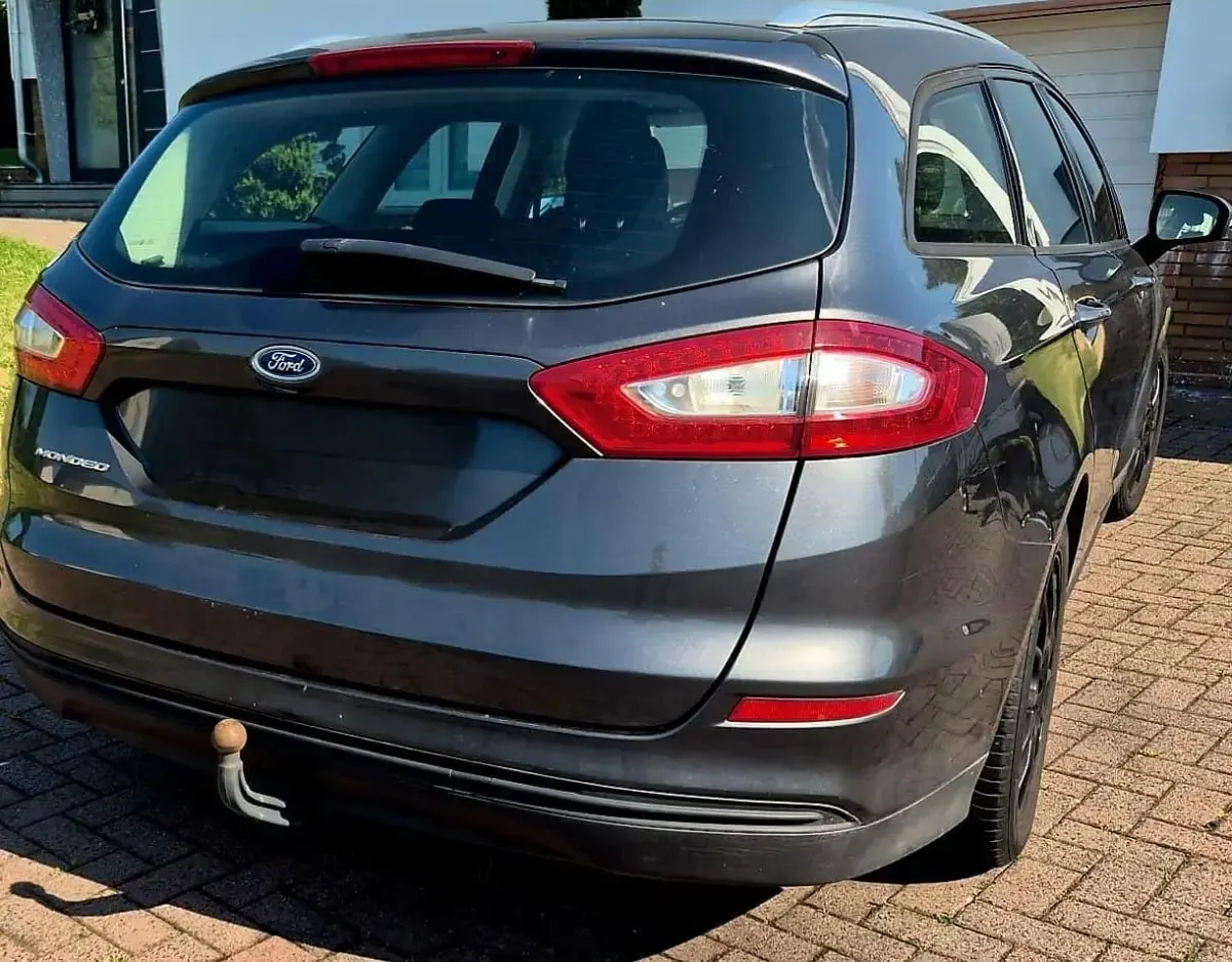 Gebraucht Ford Mondeo Trend 150 PS (110 kW) 2015 Grau Kombi