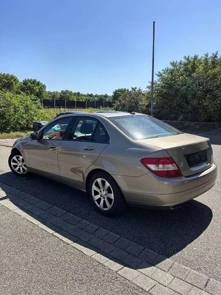 Gebraucht Mercedes C200 136 PS (100 kW) 2011 Beige Limousine