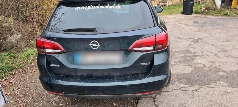 Gebraucht Opel Astra Edition 150 PS (110 kW) 2017 Grün Kombi