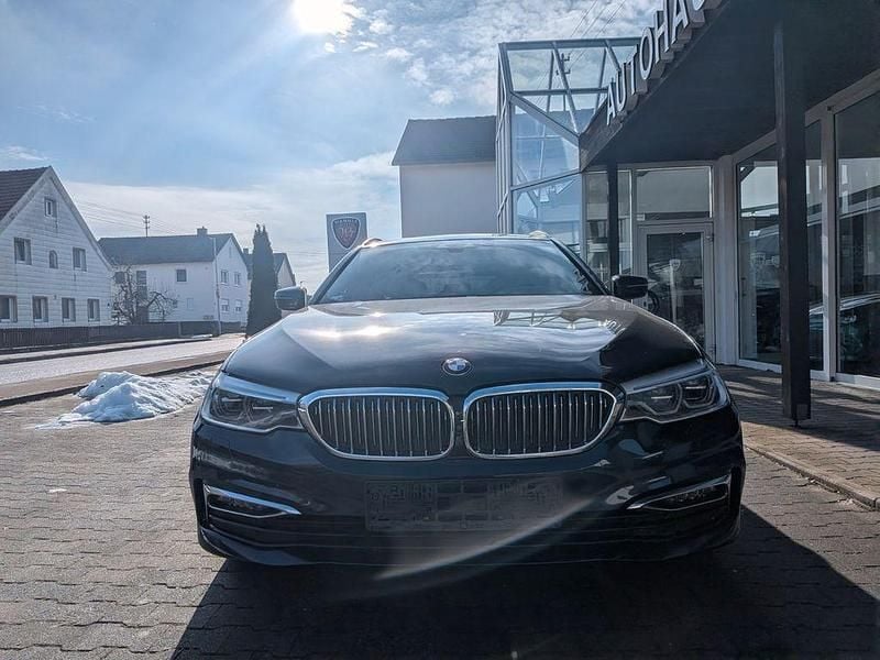 Gebraucht BMW 530 Luxury Line 265 PS (194 kW) 2018 Imperialblau Kombi