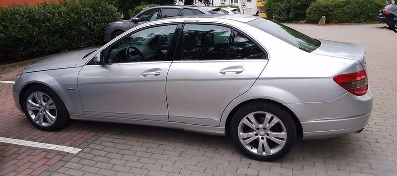 Silber Gebraucht 2008 Mercedes C200 Avantgarde Limousine | 4.700 € (Guter Preis) - Bild 1/4
