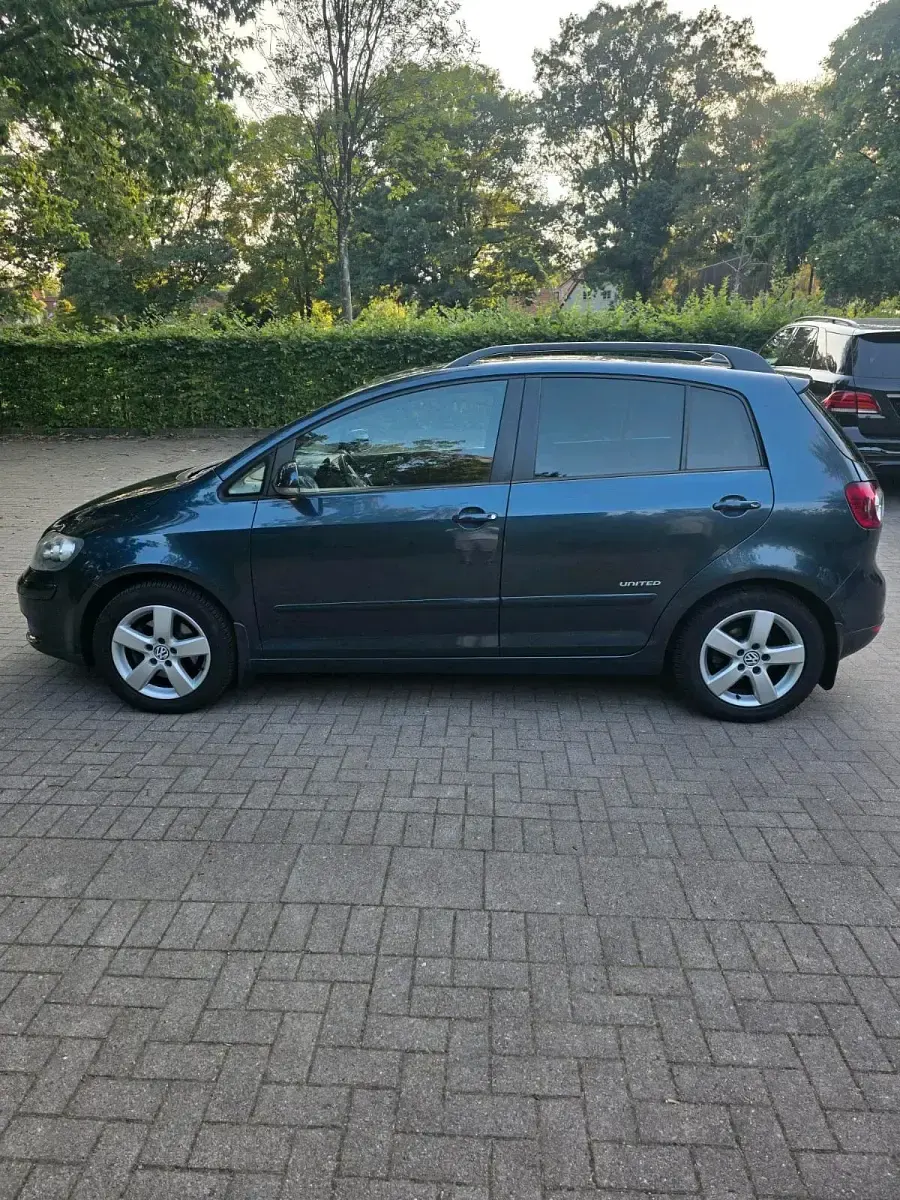 Gebraucht VW Golf Plus Cross 105 PS (77 kW) 2008 Blau Limousine