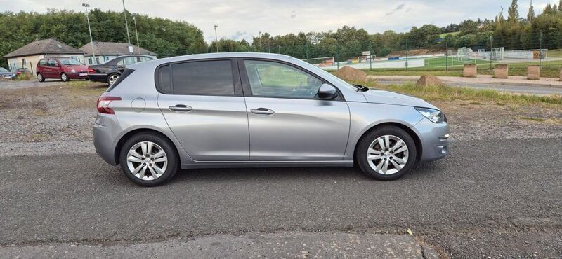 Gebraucht Peugeot 308 125 PS (91 kW) 2014 Grau Limousine