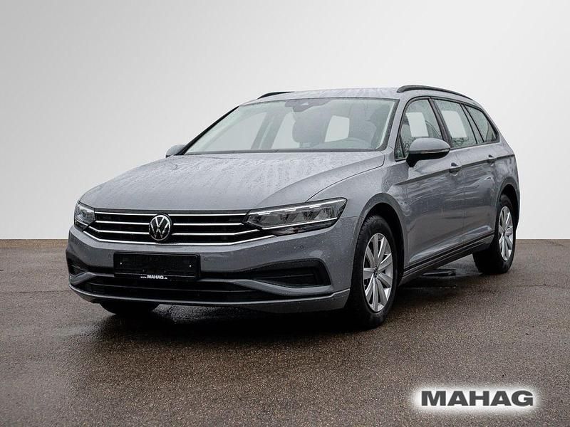 Gebraucht VW Passat Basis 150 PS (110 kW) 2024 Grau Kombi