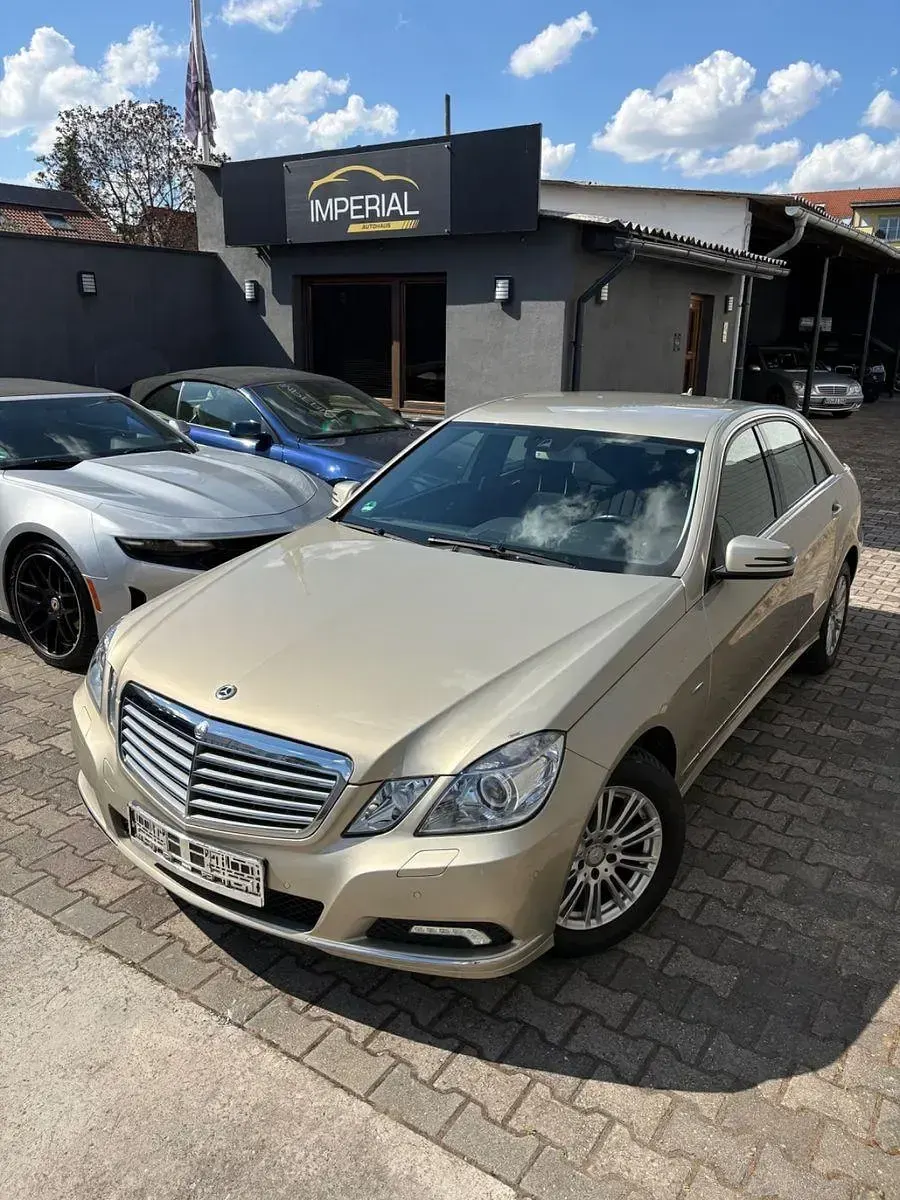 Gebraucht Mercedes E200 184 PS (135 kW) 2009 Beige Limousine
